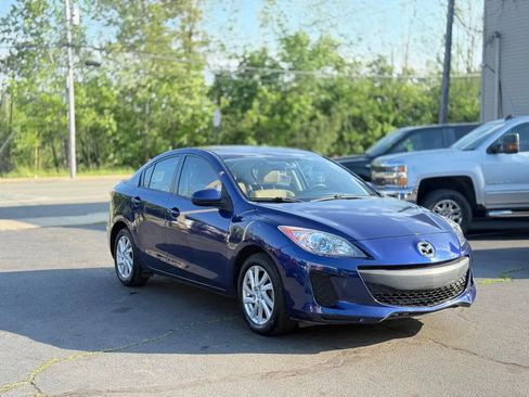Used 2012 MAZDA MAZDA3 i Touring FWD image 3