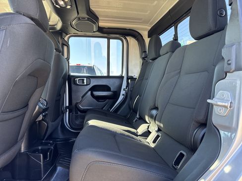 Used 2021 Jeep Gladiator Sport image 34