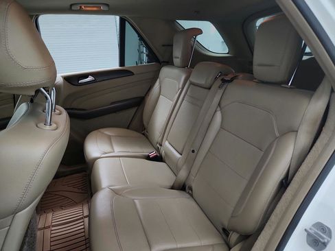 Used 2014 Mercedes-Benz ML 350 4MATIC image 34