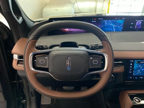 New 2026 Lincoln Navigator Reserve AWD/4WD image 22