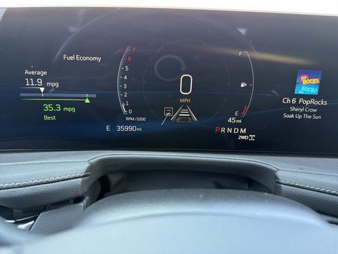 Used 2025 Cadillac XT4 Premium Luxury AWD/4WD image 19