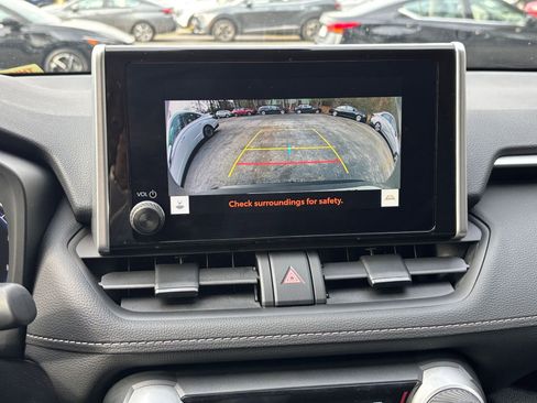 Used 2025 Toyota RAV4 LE AWD/4WD image 25