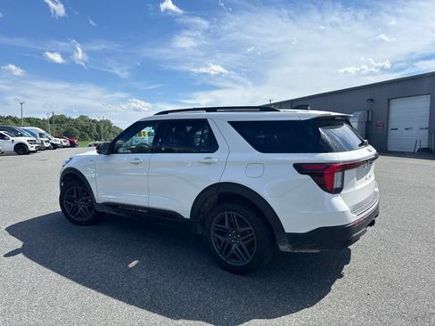 Used 2026 Ford Explorer ST-Line w/ ST-Line Street Pack AWD/4WD image 4