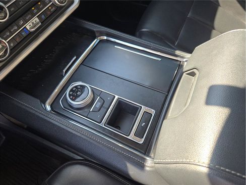 Used 2022 Ford Expedition XLT RWD image 18