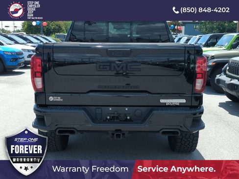 Used 2023 GMC Sierra 1500 Elevation w/ Preferred Package AWD/4WD image 5