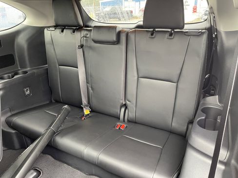 Used 2024 Toyota Highlander Platinum image 37