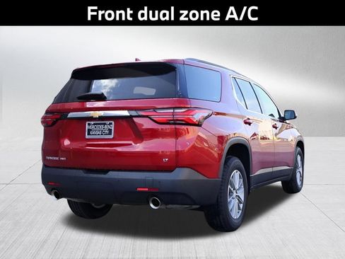 Used 2023 Chevrolet Traverse LT image 8