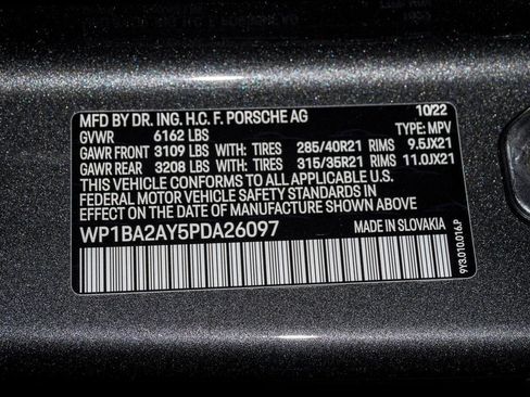 Certified 2023 Porsche Cayenne Coupe image 30