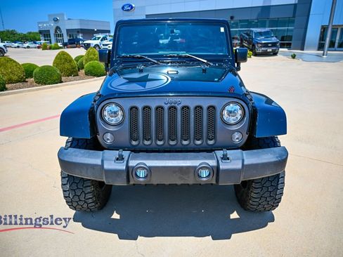 Used 2017 Jeep Wrangler Unlimited Sport AWD/4WD image 2