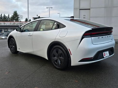 Certified 2026 Toyota Prius LE image 5