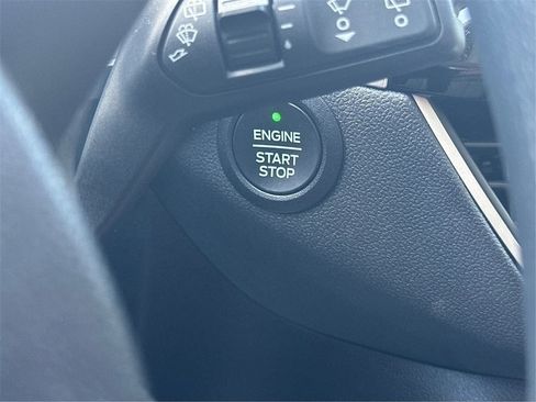 Used 2022 Ford Escape SE image 24