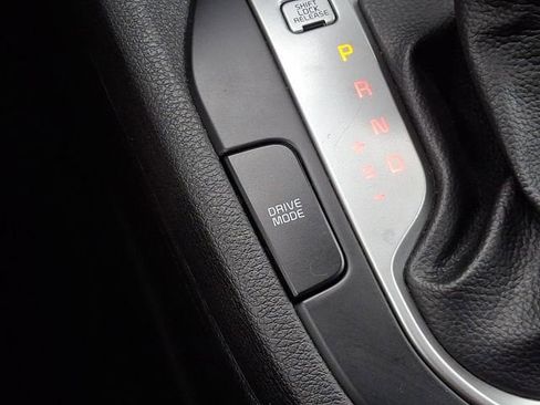 Used 2020 Kia Forte LXS FWD image 32