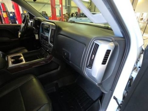 Used 2018 GMC Sierra 1500 SLT AWD/4WD image 19