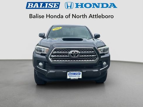 Used 2016 Toyota Tacoma TRD Sport w/ Towing Package AWD/4WD image 7