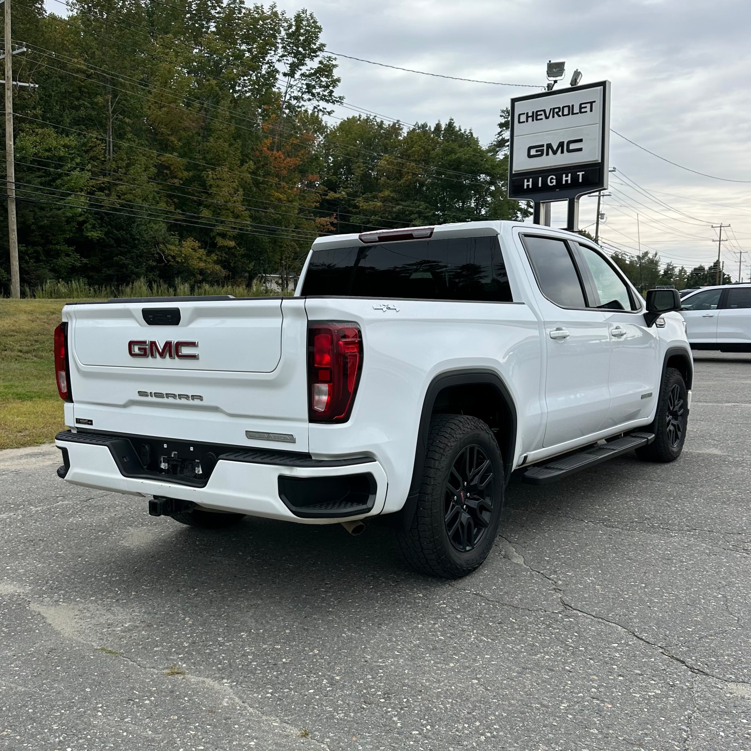 Used 2022 GMC Sierra 1500 Elevation AWD/4WD image 3