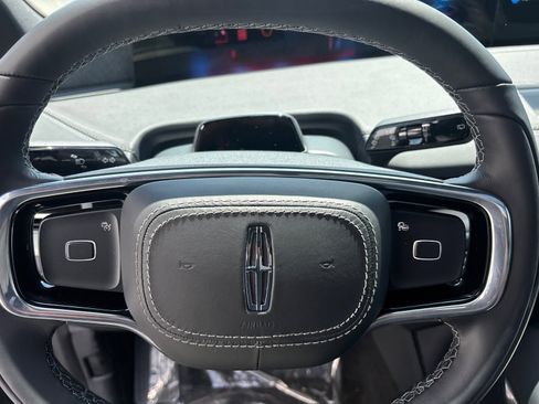 New 2026 Lincoln Navigator Reserve w/ Jet Appearance Package AWD/4WD image 15