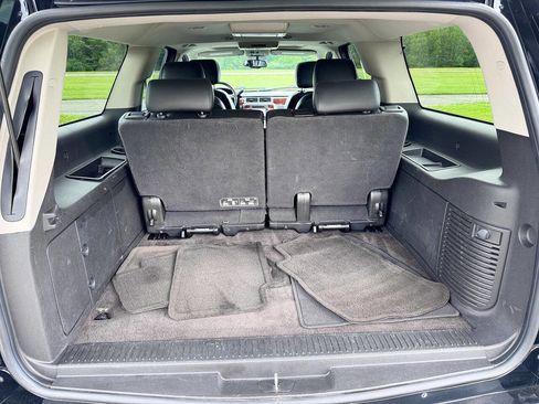 Used 2014 Chevrolet Suburban LTZ AWD/4WD image 11