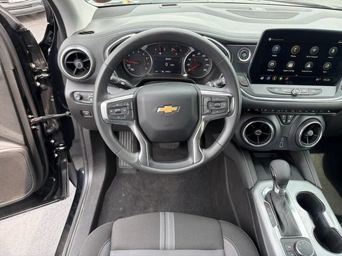 Certified 2024 Chevrolet Blazer LT w/ Convenience Package FWD image 13