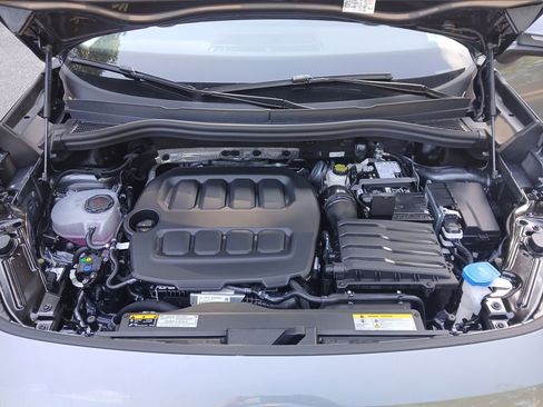 New 2025 Volkswagen Tiguan SE image 20