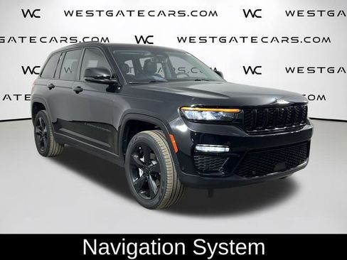 Used 2023 Jeep Grand Cherokee Limited w/ Luxury Tech Group II image 2