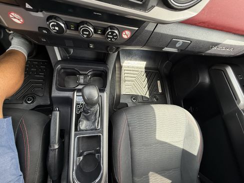 Used 2019 Toyota Tacoma SR5 image 20
