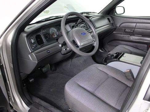 Used 2004 Ford Crown Victoria Police Interceptor image 14