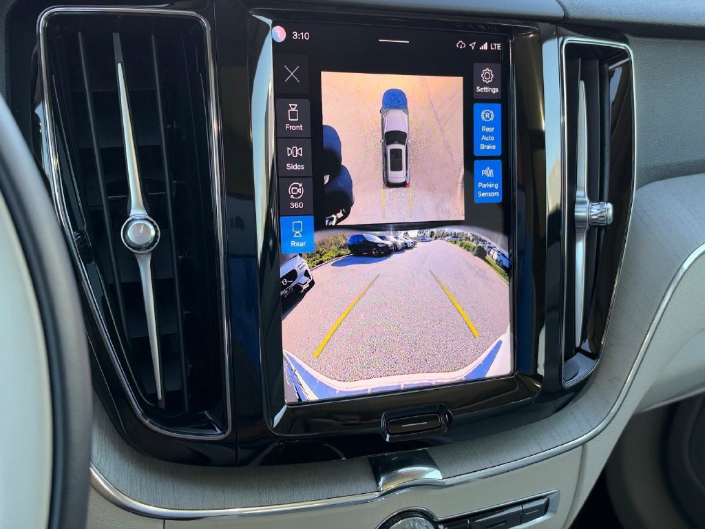 Certified 2024 Volvo XC60 B5 Plus w/ Protection Package Premier AWD/4WD image 20