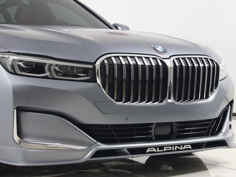 Used 2022 BMW ALPINA B7 xDrive w/ Luxury Rear Seating Package image 78