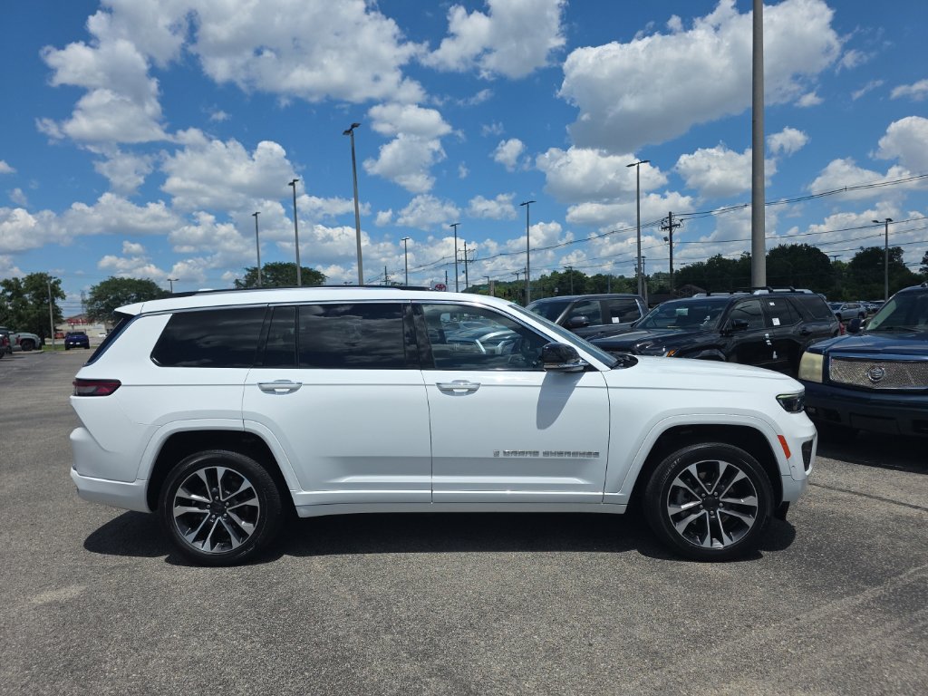 Used 2022 Jeep Grand Cherokee L Overland w/ Luxury Tech Group IV AWD/4WD image 4