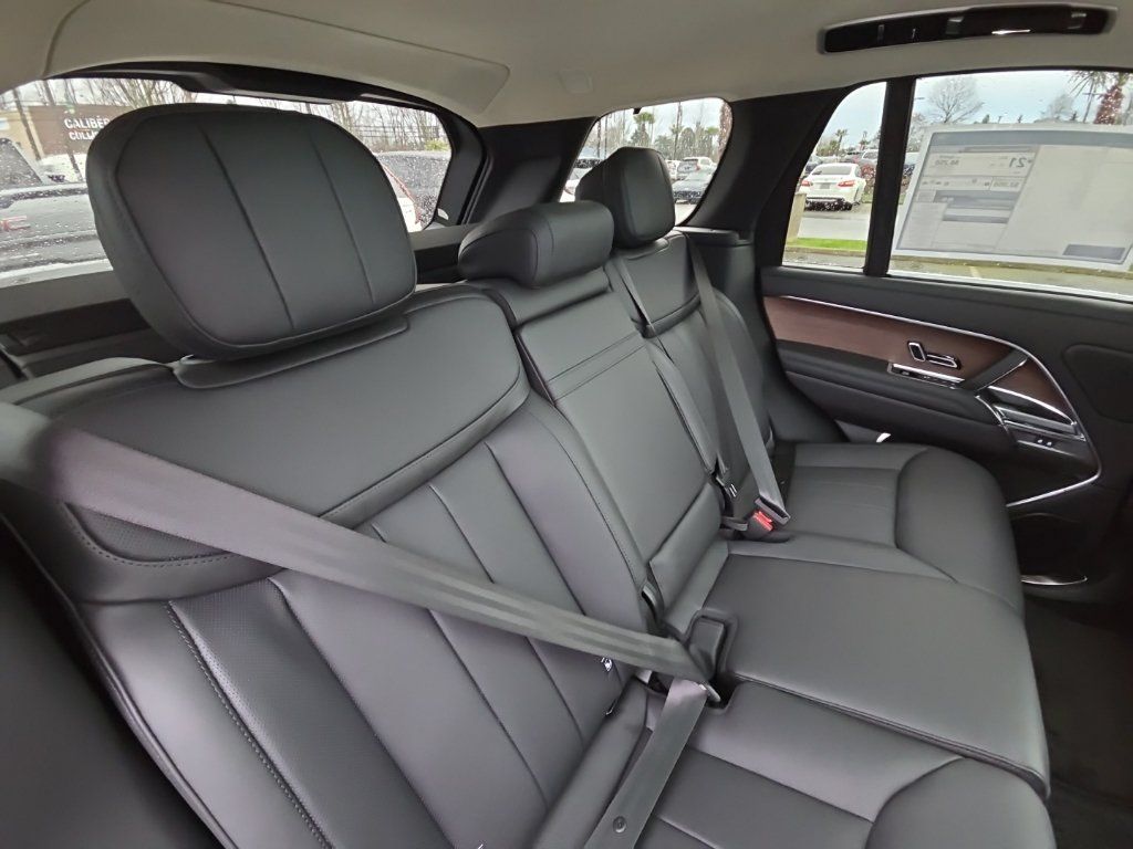 New 2026 Land Rover Range Rover SE AWD/4WD image 18
