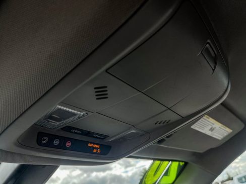 Used 2020 GMC Acadia SLE image 32