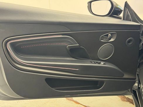 Used 2023 Aston Martin DB11 Volante image 11