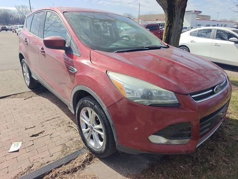 Used 2017 Ford Escape SE image 3