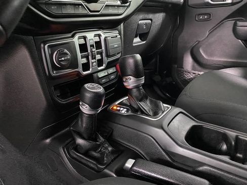 Used 2022 Jeep Wrangler Unlimited Sport AWD/4WD image 26