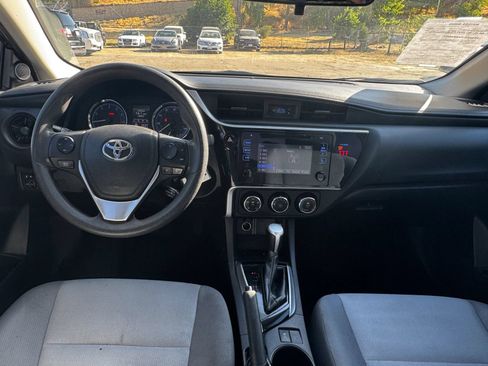Used 2019 Toyota Corolla L FWD image 12