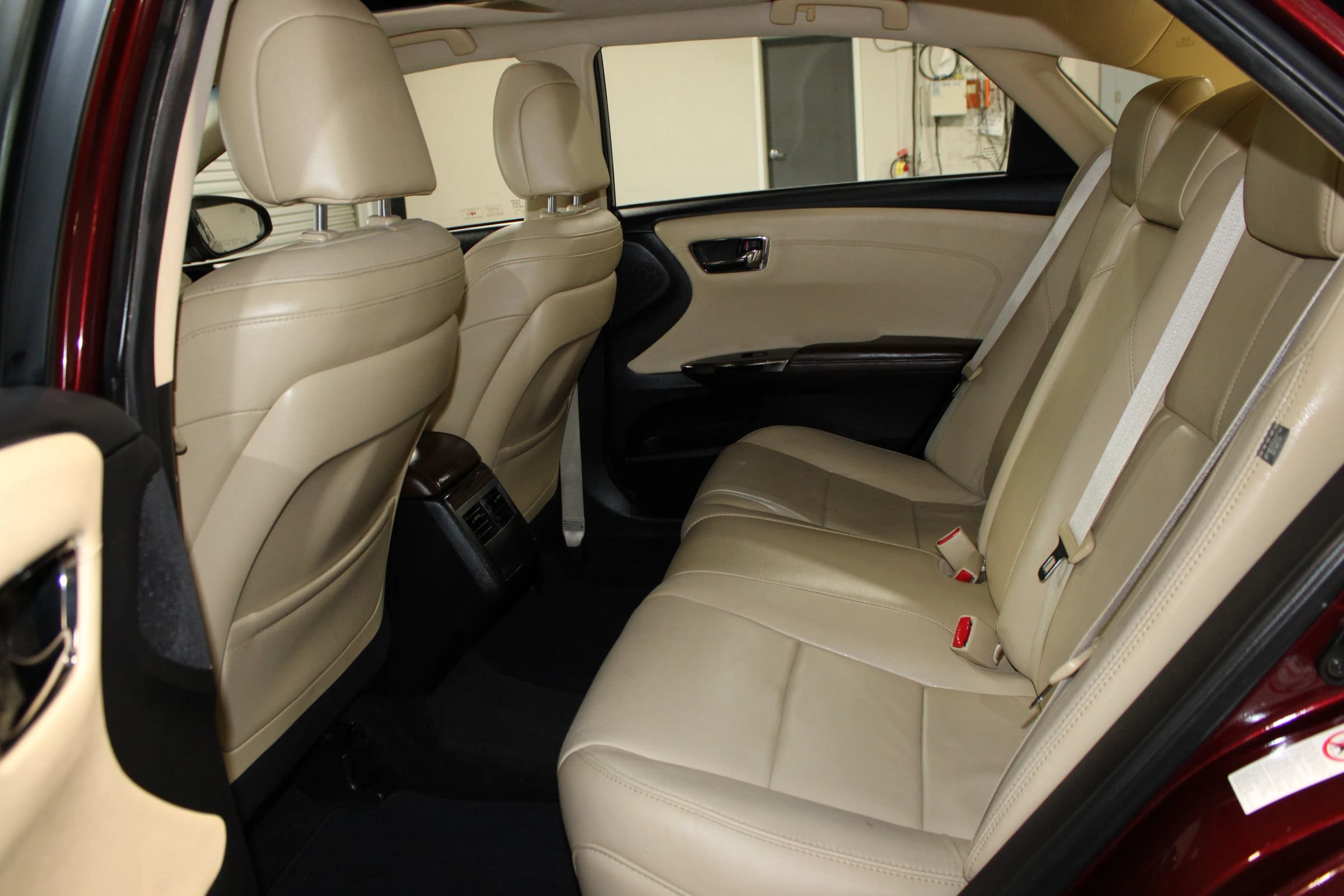 Used 2014 Toyota Avalon XLE Touring FWD image 28