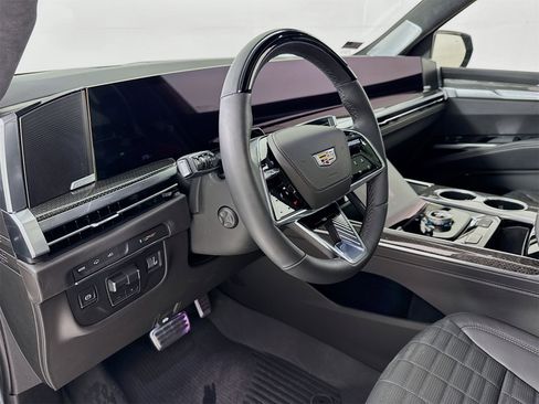 Used 2025 Cadillac Escalade V image 10