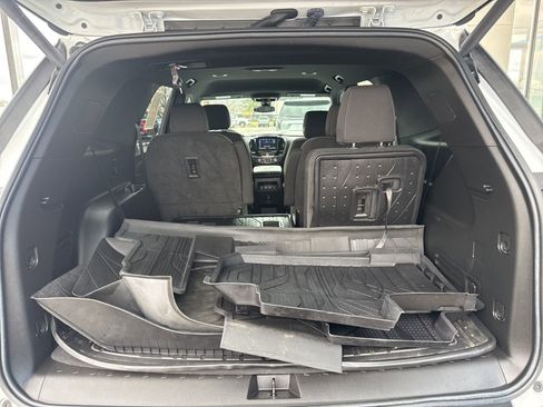 Used 2023 Chevrolet Traverse LT w/ LPO, Floor Liner Package image 14