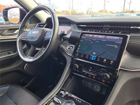 Certified 2022 Jeep Grand Cherokee Limited image 8