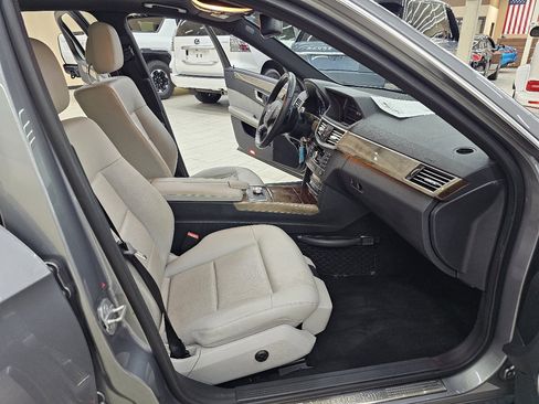 Used 2010 Mercedes-Benz E 350 Sedan w/ Premium 1 Pkg image 20