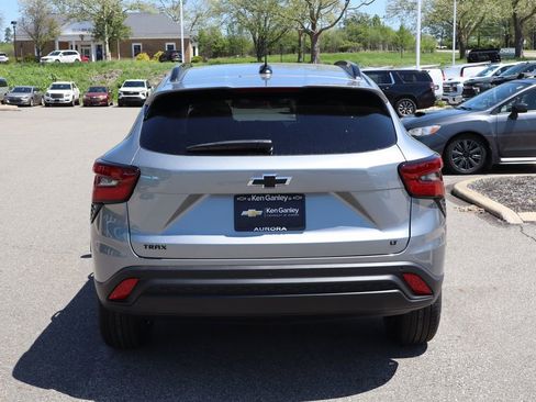 New 2026 Chevrolet Trax LT w/ Sunroof Package FWD image 32