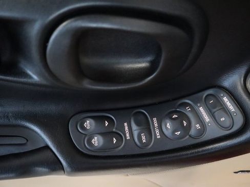 Used 2004 Chevrolet Corvette Base w/ Preferred Equipment Group image 6