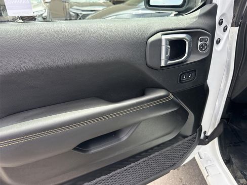 Used 2025 Jeep Wrangler Unlimited Sahara AWD/4WD image 19