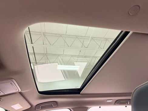 Used 2025 Honda Pilot Elite image 19