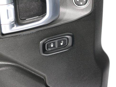 Used 2026 Jeep Gladiator Mojave AWD/4WD image 7