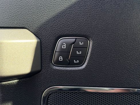 Used 2022 Ford F350 Platinum image 15