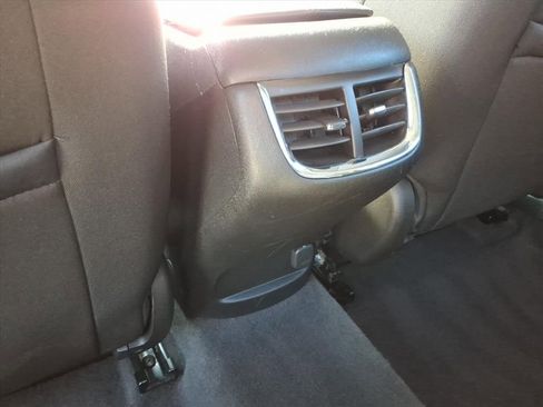 Used 2020 Chevrolet Malibu LT image 30