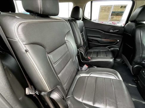 Used 2022 GMC Acadia Denali w/ Denali Technology Package FWD image 18