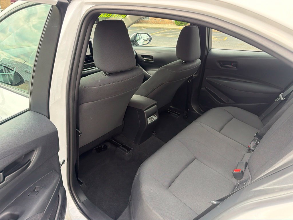 Used 2025 Toyota Corolla LE FWD image 41