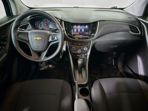 Used 2020 Chevrolet Trax LS FWD image 25